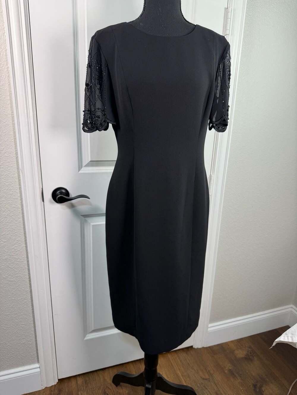 Donna Morgan Black Beaded Sheer Sleeve Sheath Dress Size 6